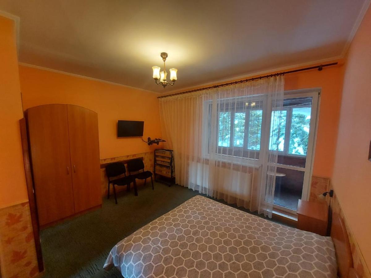 Затишок Villa Tysovets Bagian luar foto