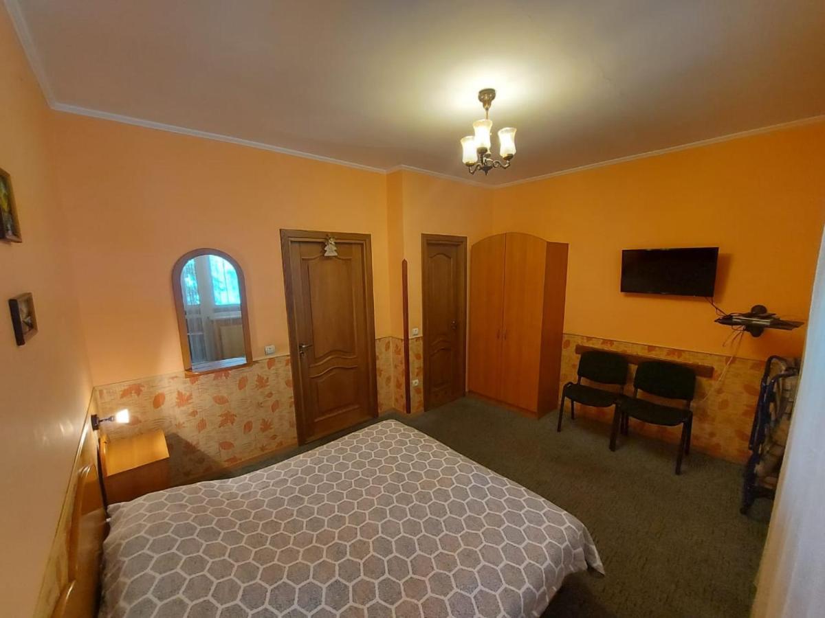 Затишок Villa Tysovets Bagian luar foto